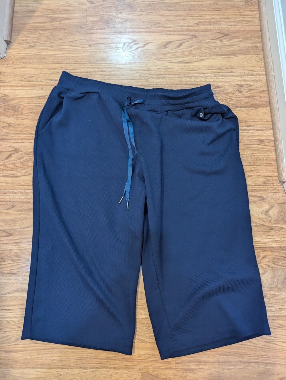 LIVI Navy Blue Drawstring Lounge Capris